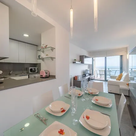 In With Beachfront Views * L' Escala