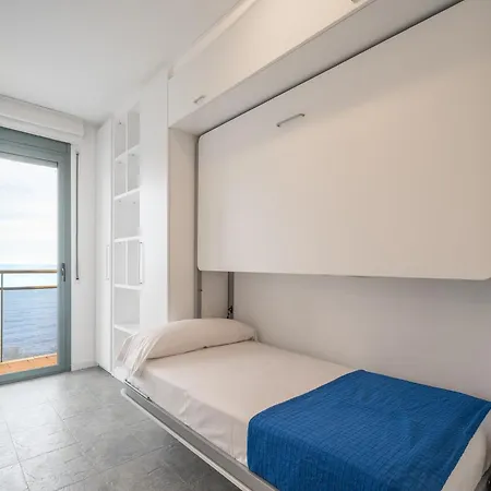 In With Beachfront Views Appartement