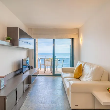 Apartment Beachfront In L'Escala